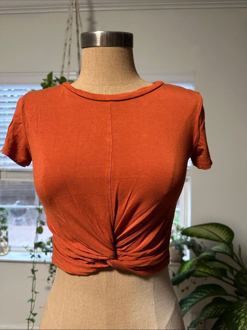 Women's Knot-Front Short Sleeve Top in Rust